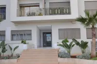 Luxury apartment 5 minutes from the airport Hotels near Dar Kawtar