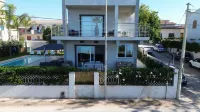 LUXURIOUS VILLA WITH POOL FACING THE SEA Hotels in Donnalucata
