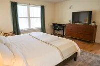 Modern Chalet in Tannersville w/ Huge Deck & Epic Views on 5 Private Acres