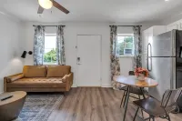 Charming Apt Close to the Garden District, Wi-Fi, Off-Street Parking, and More!