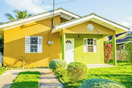2-bedroom house with beach access in Drax Hall Country Club, Ocho Rios JA