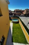 A 10 Minutos de Segovia Chalet con Jardín y Piscina en Pueblo Maravilloso Basardilla 호텔