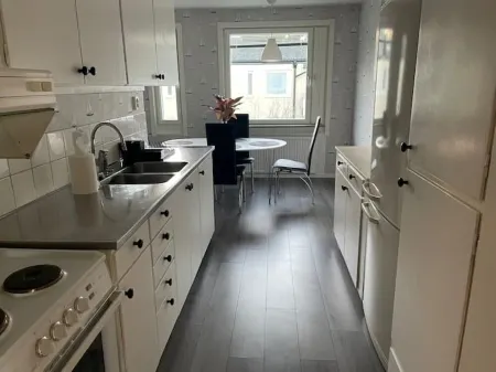 3 bedroom app /2.8 km from city center