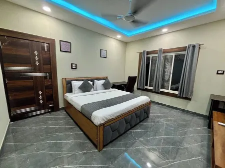 GoBravo 14-2Bhk Villa w/t Pool&Garden Sec135 Noida