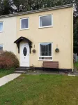 Kingfisher Cottage- river, rambling and relaxing, in a beautiful holiday park Hotels in 
