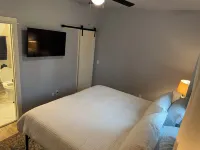 Beautiful 2 level, 4 bedroom, 3 1/2 bathroom home with View of Lake Eufala