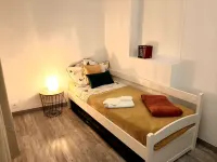 Pleasant 70 m² air-conditioned town house in the heart of the village for 6 people