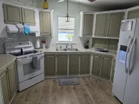 Fresh & Modern: Remodeled 2 Bedroom, 2 Bath in Florida!