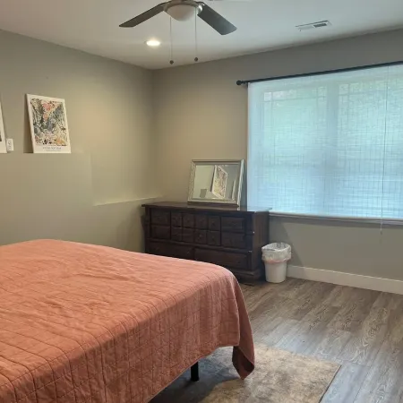 Spacious 2-bedroom apartment near Clemson University and Lake Hartwell.