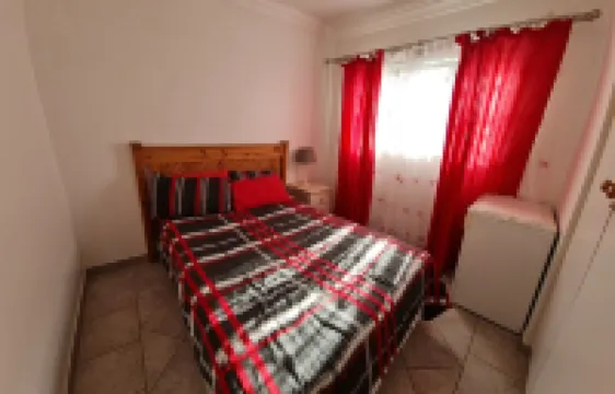 8 Oceans on the Beach 3 B/R Apartment