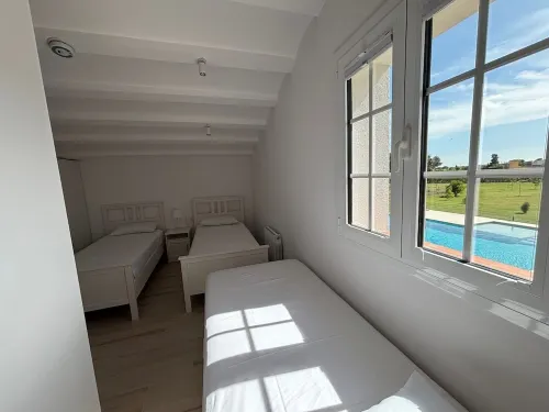 Bio Resort Mediterraneo, modern house with vineyards, swimming pool and nature