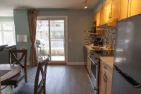 Exclusive Canmore Retreat: Mountain View Apartment Steps from Downtown