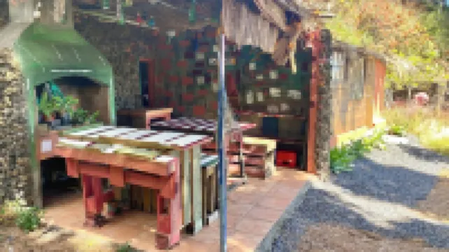 Habitación El Pueblo: cama doble, baño. 2 p. + The Tent: cama doble, baño. 2p.