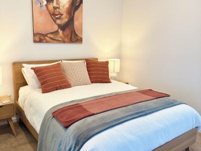 Right in the heart of the City. Modern new fully equipped apartment!
