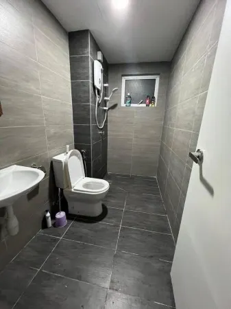 Alstenor Homestay offers accommodations in Kajang and near IOI City Mall.