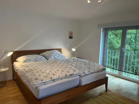 Lake Starnberg: Maisonette with wood-burning stoves, balcony, bathrooms Отели рядом с достопримечательностью «Lake Starnberg»