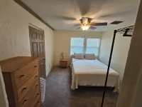 Private entrance, comforts of home. 20 minutes to downtown Orlando. Hotel in zona Publix Super Market at University Palms Shopping Center