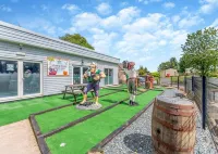 Dog friendly spacious 3 bedroom caravan in Ribble Valley Hotels near Cobble Hey Farm & Gardens