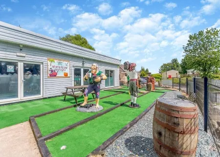 Dog friendly spacious 3 bedroom caravan in Ribble Valley Отели рядом с достопримечательностью «Cobble Hey Farm & Gardens»