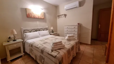 Quiet apartment with terrace near the sea Отели рядом с достопримечательностью «Форментера»