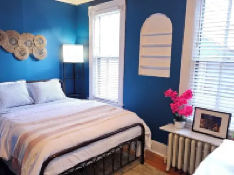 Charming 2-bedroom house with plenty amenities on Saint Paul's Cathedral Hill