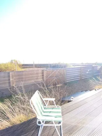 Beachfront Self-contained one Bedroom Annex Отели в г. Селси