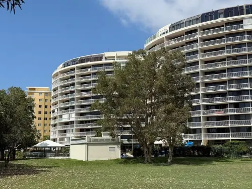 Gemini Resort - Unit 19