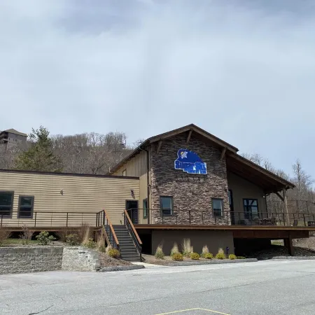 Sugar Ski in/out 1BR 1BA views/pool/sauna/hot tub