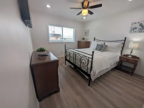 Spacious 4-bedroom house in tranquil Downey with AC