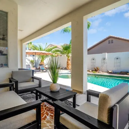 Sleeps 10 - Mins to DT Chandler/Gilbert - Pool  Gameroom