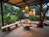 Artist-designed bungalow by the beach in Playa Negra with pool, AC, WiFi Hotels in Los Pargos