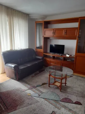 Spacious 4 rooms downtown apartment in Pitesti Hotels in 