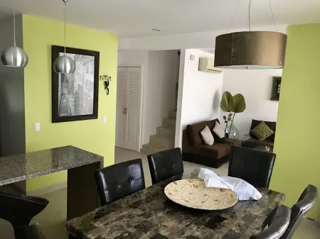 Luxury Oceanfront View Condo