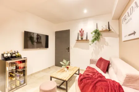 Suite Wood Love & Spa - 4P Private Sauna and Jacuzzi