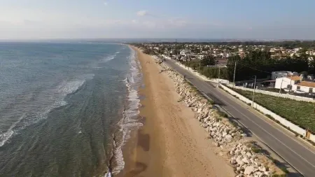 Villa gardenia beachfront Отели рядом с достопримечательностью «Basilica di Santa Maria Maggiore»