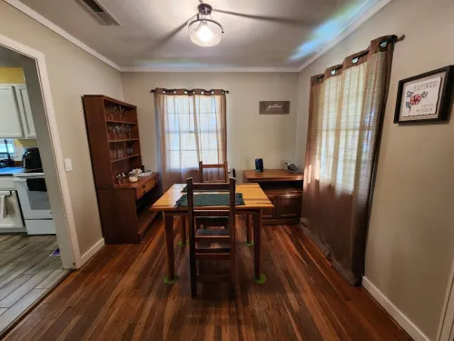 game day weekend! charming 2-bedroom in meadowbrook. Hotels in Clay County