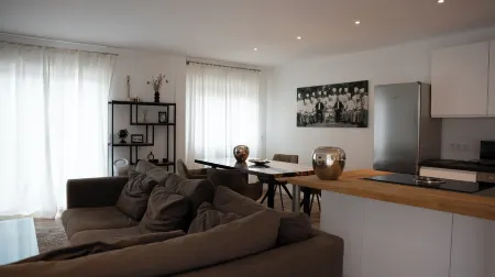 Quiet, exclusively furnished apartment, centrally located in the city. Отели в г. Райнбах