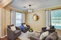 Nice 3-bedroom cottage with AC in Houston