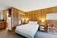 King Birch Lake Home, Unit 5 Hotels in Barnstead