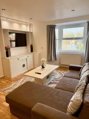 Oxford city centre Modern 2-Bed flat Hotels in 
