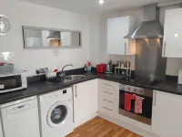 The Bath House Apartments - Free 1st Breakfast - Free Parking