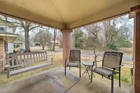 Texarkana Pet-Friendly Pad w/ Fenced Backyard - Lemmikkieläimet sallittu