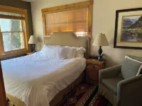 Winter Wonderland Ski in Out Pool Spa 360 Views Cozy with Amenities Galore!Lodge