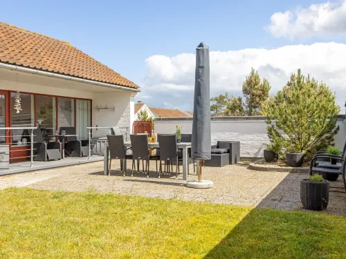 "Leny" - 900m from the Sea - 4-Star
