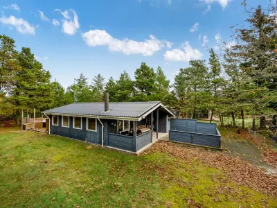 "Toimi" - 500m to the Fjord Hotels near Husby Kirke