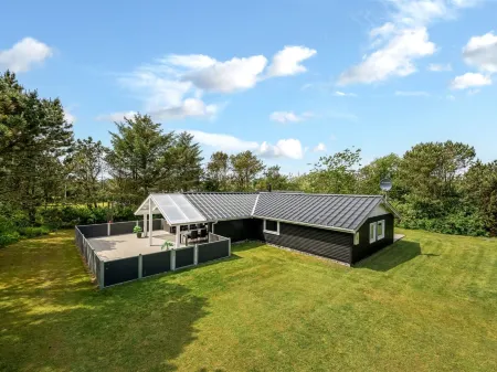 "Penka" - 550m to the Fjord Отели в г. Bjerregard