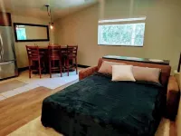 Modern Barn Retreat with Private Taproom & Forest Views Hôtels à proximité de : Skagit Valley