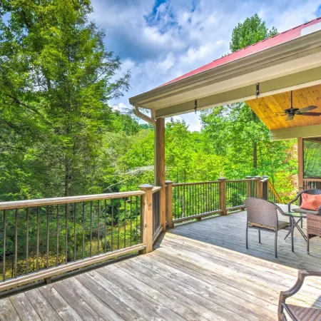 Cozy Riverside Dahlonega Home w/ Kayaks + Fire Pit