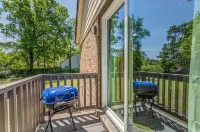 Schoolfield Collective Hotels in Millington