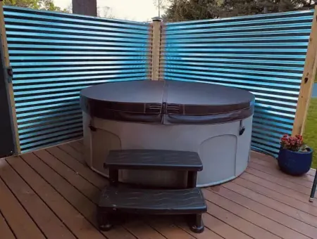 HOT TUB & New Stylish Saratoga County Efficiency